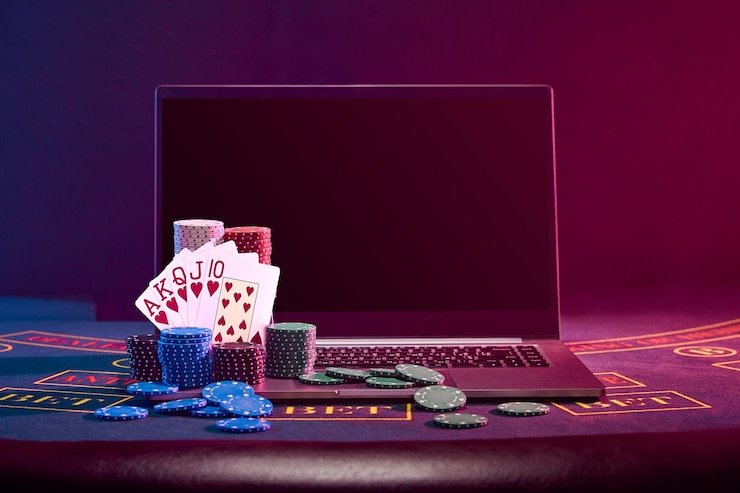 Filipino players enjoying sports betting on 777color mobile platform